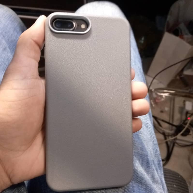 Apple iPhone 7 Plus 0