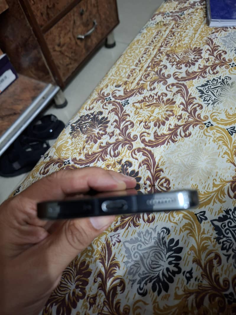 Xiaomi 13 Flagship 4