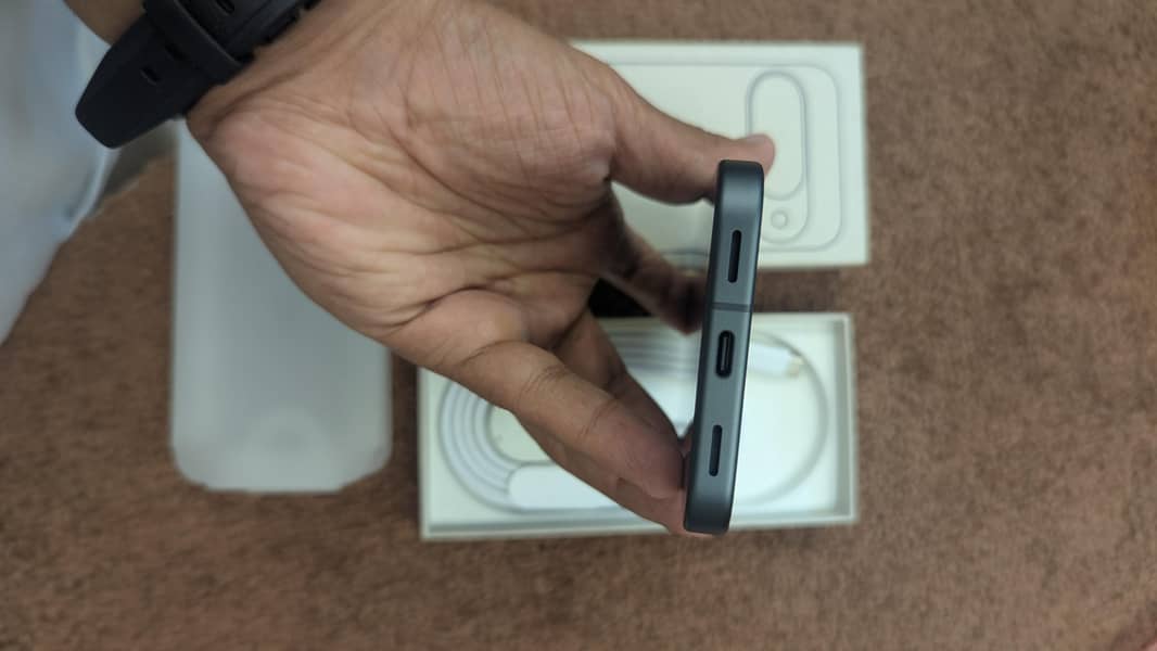 Google Pixel 10 4