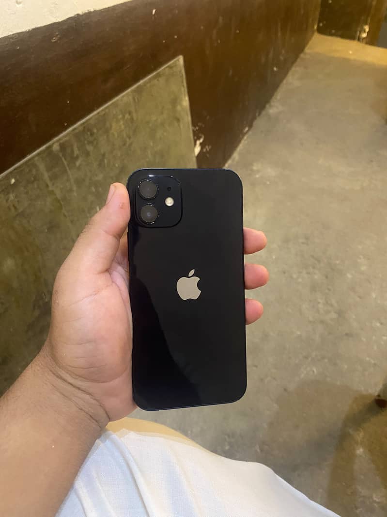 Apple iPhone 12 3
