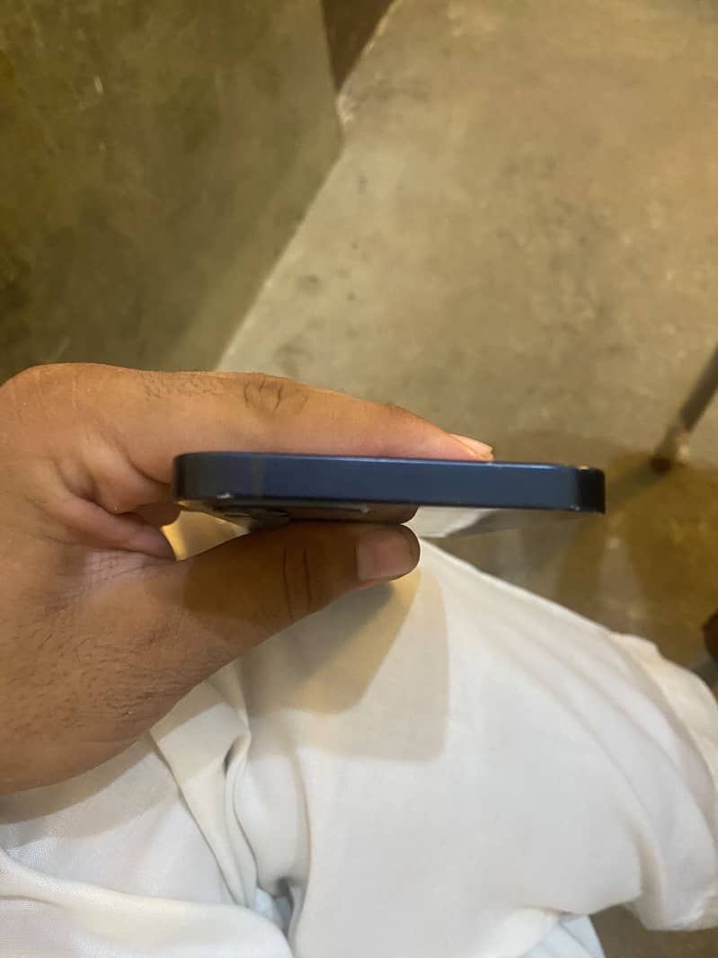 Apple iPhone 12 5