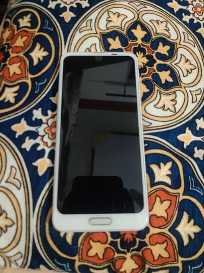 Sharp Aquos R2