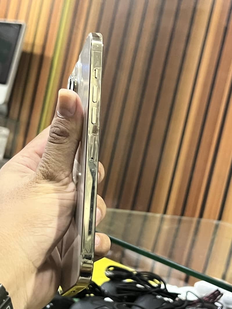 iPhone 3