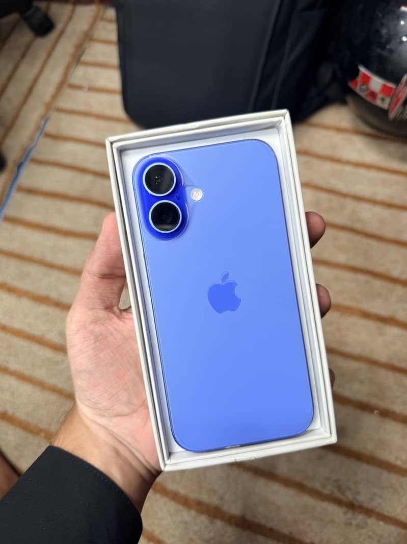Apple iPhone 16 0