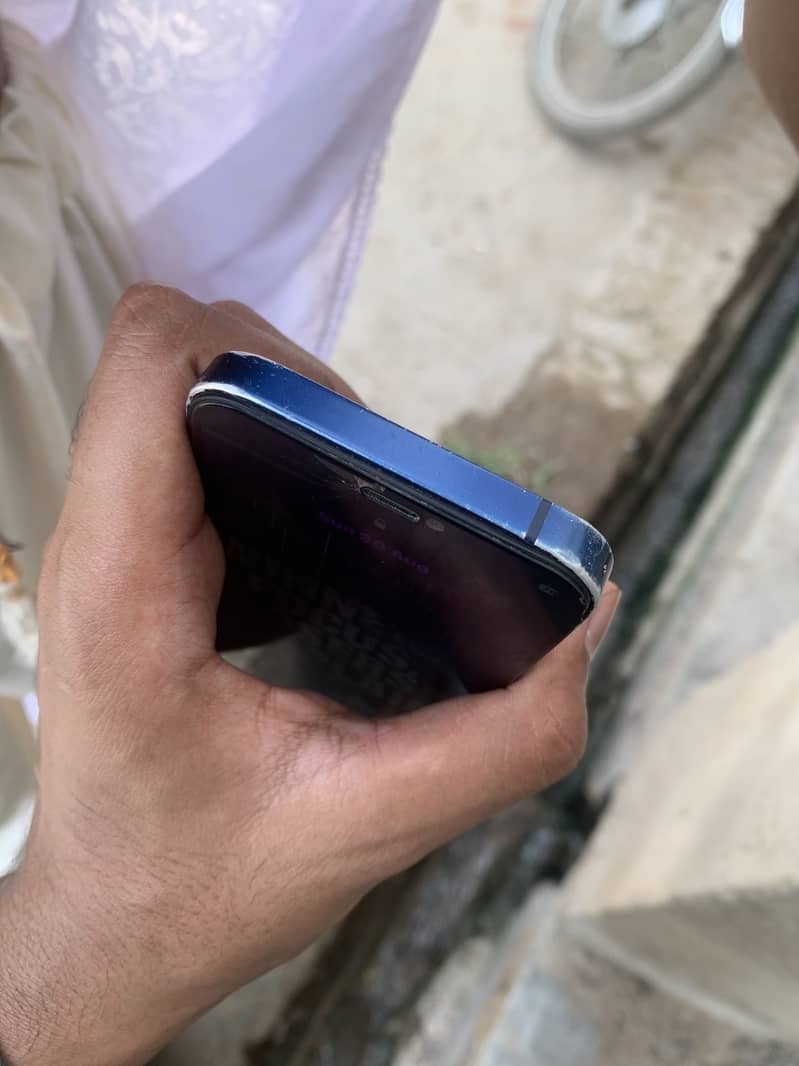 Apple iPhone 12 mini 1