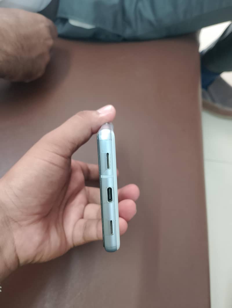 Google Pixel 7a 3