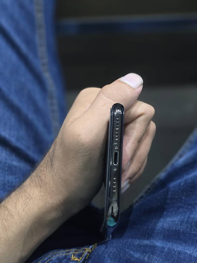 Apple iPhone 11 Pro Max 1