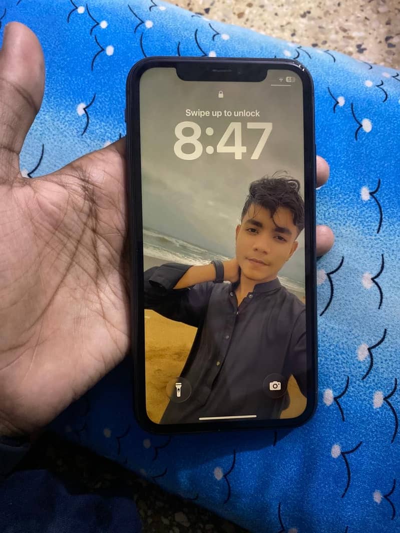 Apple iPhone 11 0