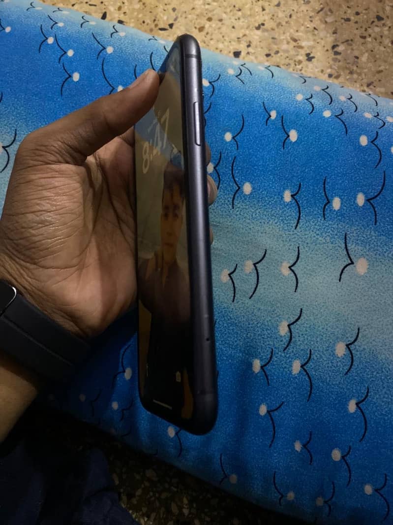 Apple iPhone 11 5