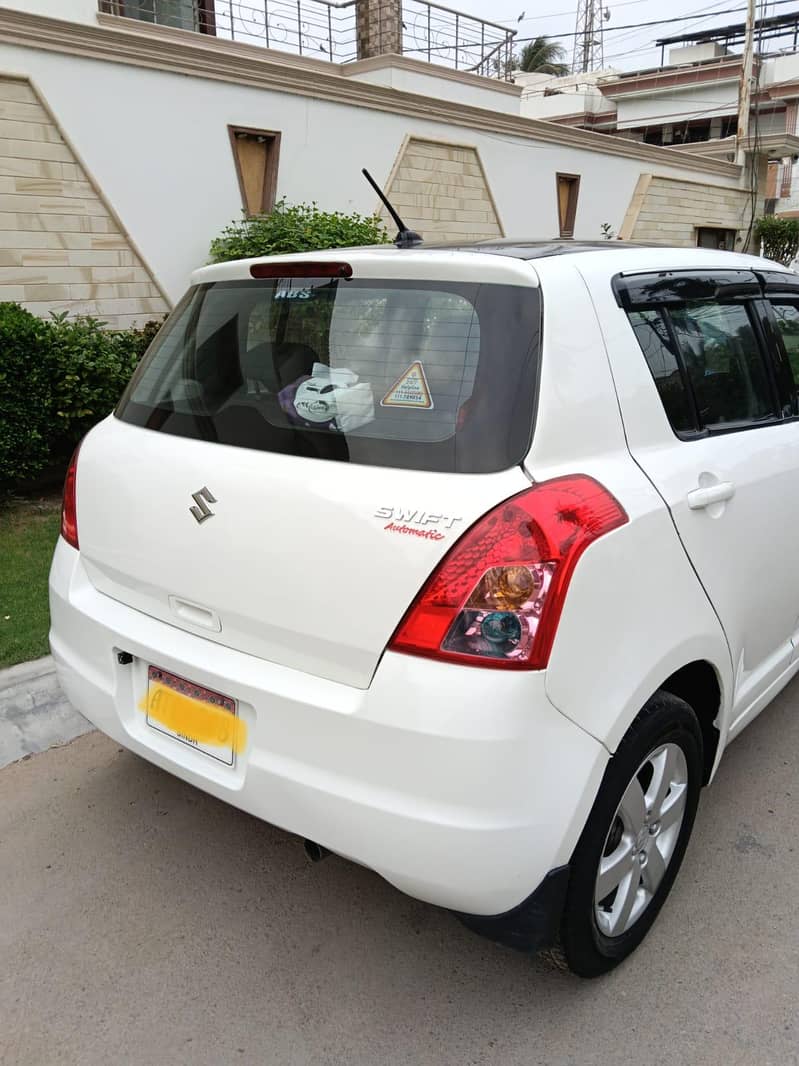 Suzuki Swift Model 2011(Automatic) 2