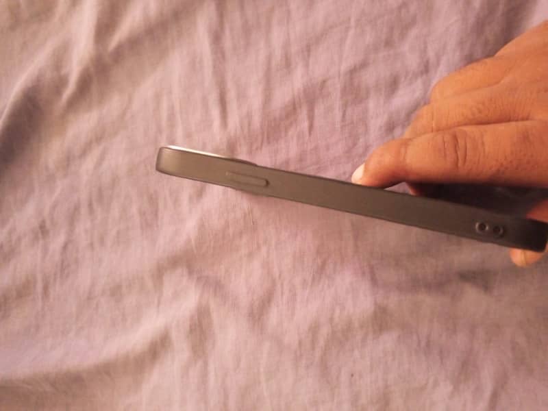 Apple iPhone 11 4