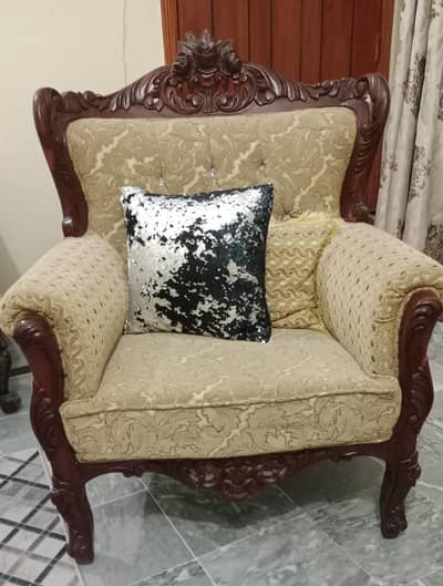 5 seater Sofa Set with 2 Tables in Reasonable price