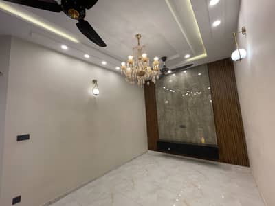 8 Marla, Brand New, Designer House Available For Sale In Ideal Location Of Mumtaz City