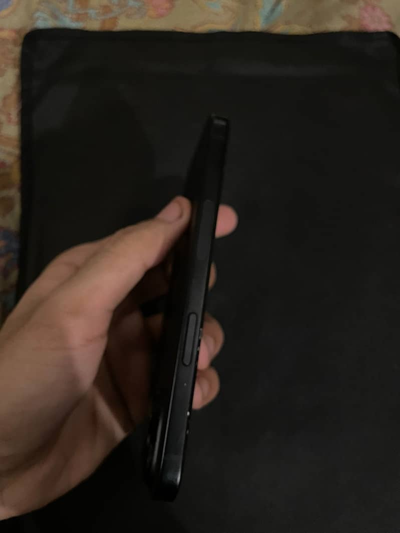Apple iPhone 15 4