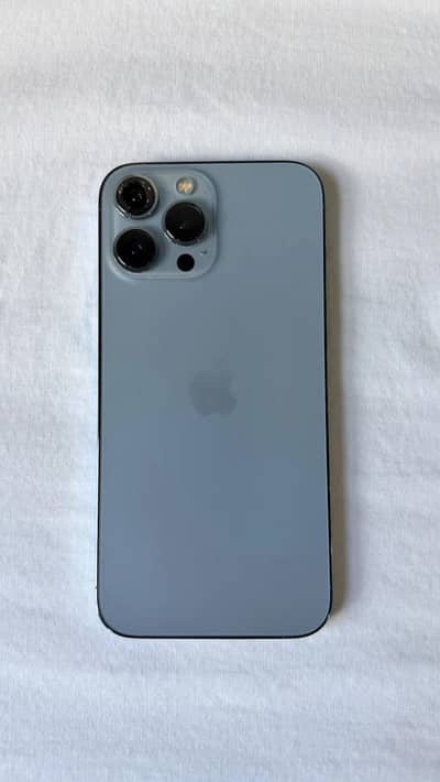 Apple iphone 13 pro max like new condition with box