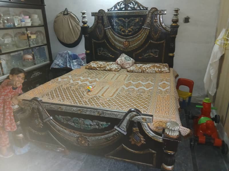 Bed + Sofa +side table +iron stand 0