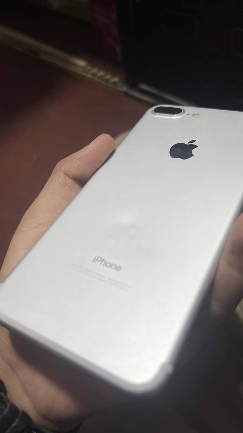 Apple iPhone 7 Plus 1