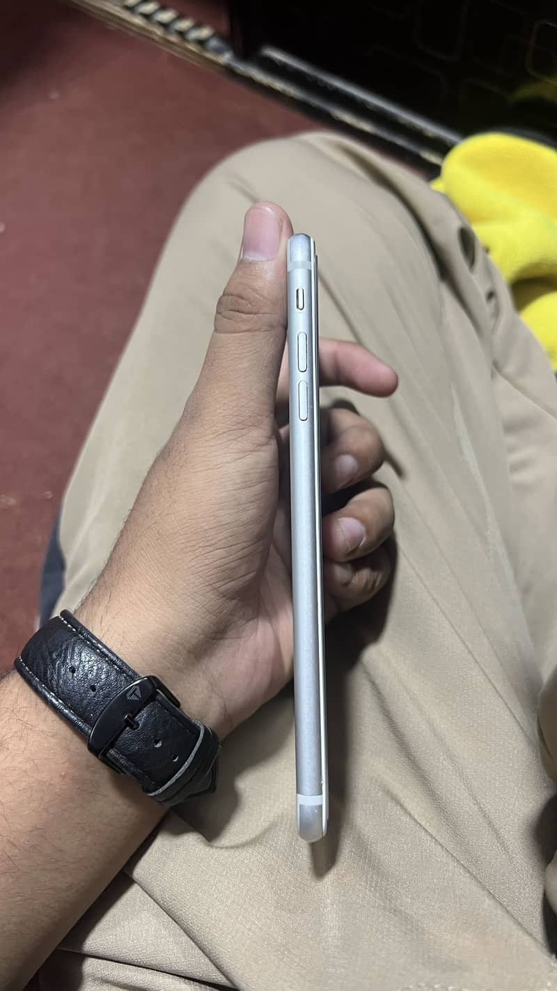 Apple iPhone 7 Plus 6