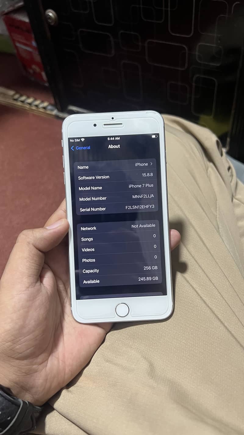 Apple iPhone 7 Plus 9