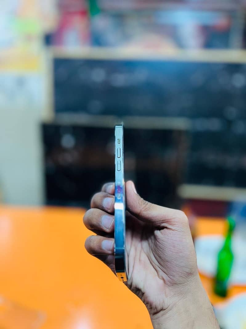 Apple iPhone 13 Pro 3