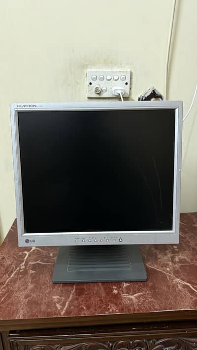 LG FLATRON 17 inches LCD Monitor for sale