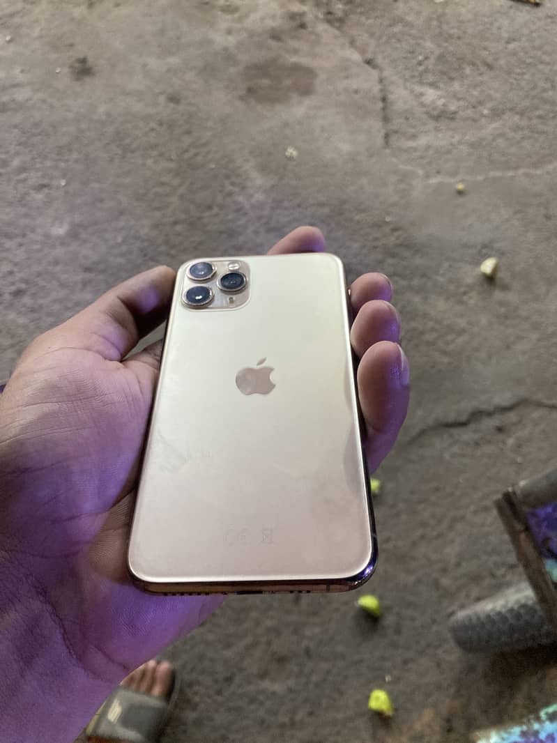 Apple iPhone 11 Pro 1