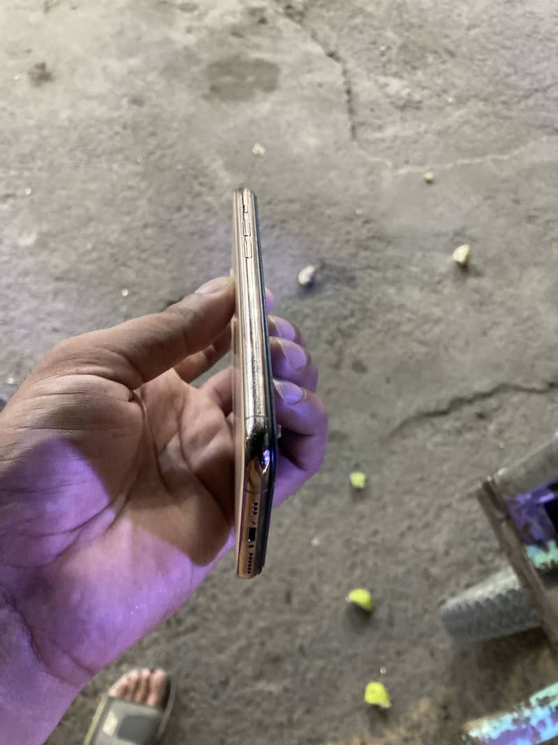 Apple iPhone 11 Pro 2