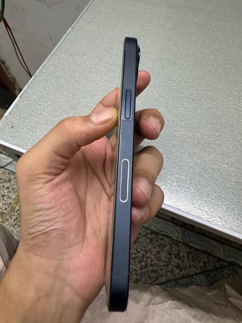 Apple iPhone 13 0