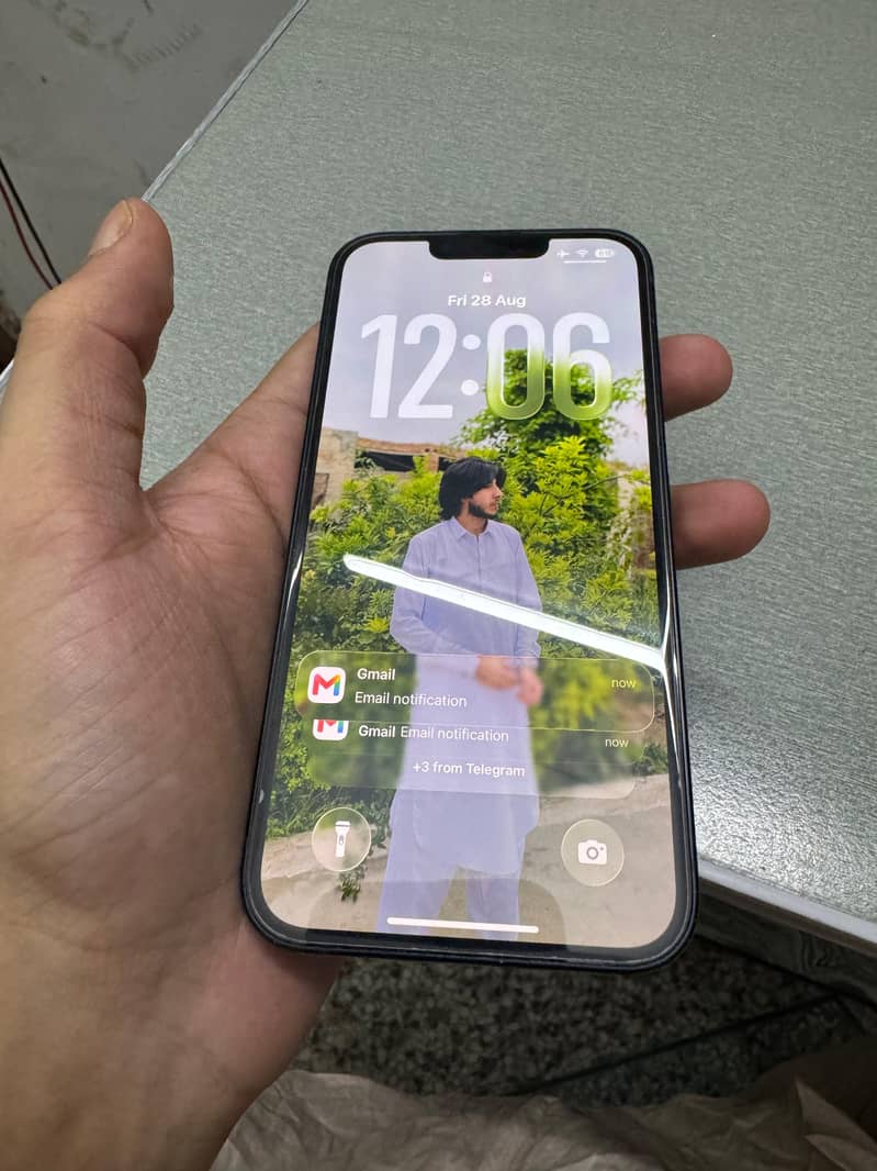 Apple iPhone 13 3