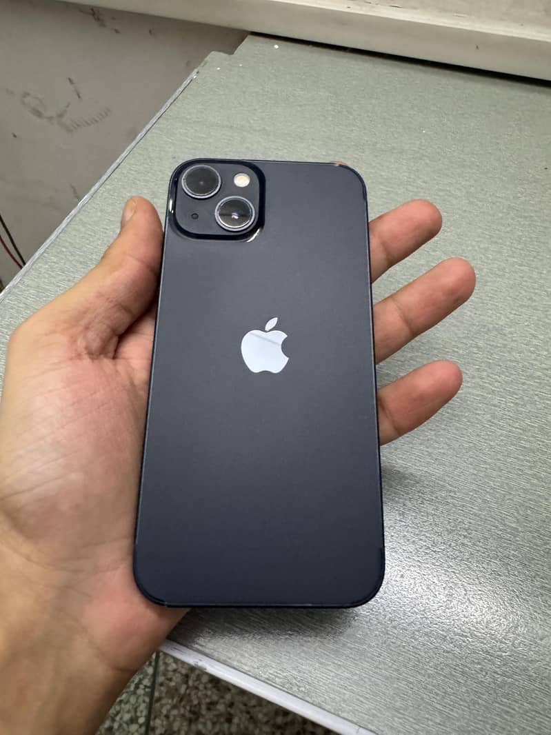 Apple iPhone 13 4
