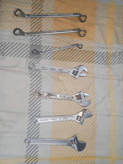 TOOLS/WRENCH