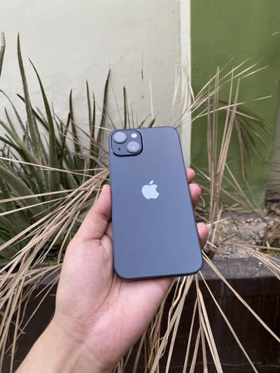 Apple iPhone 13