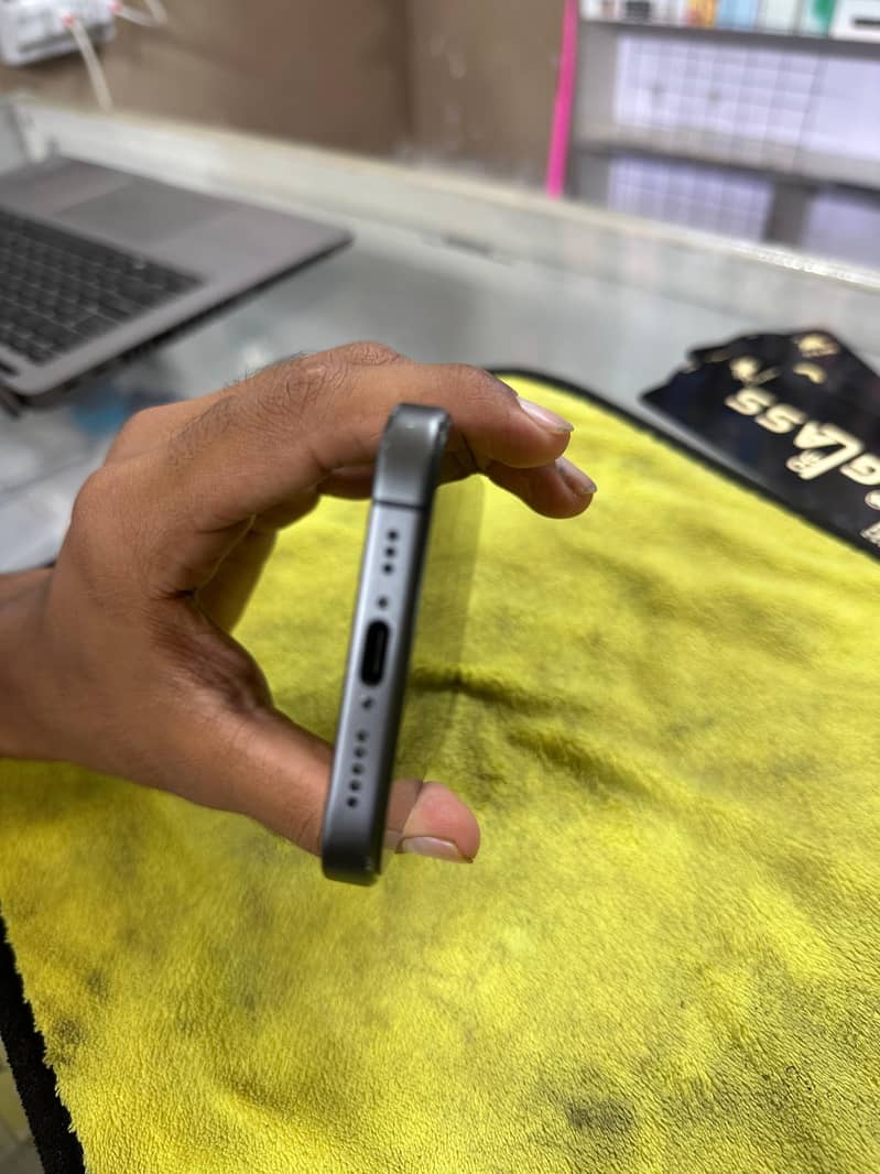 Apple iPhone 17 1