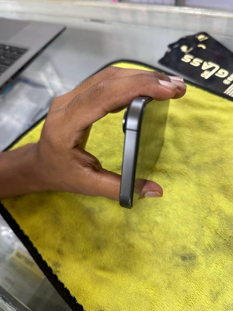 Apple iPhone 17 3