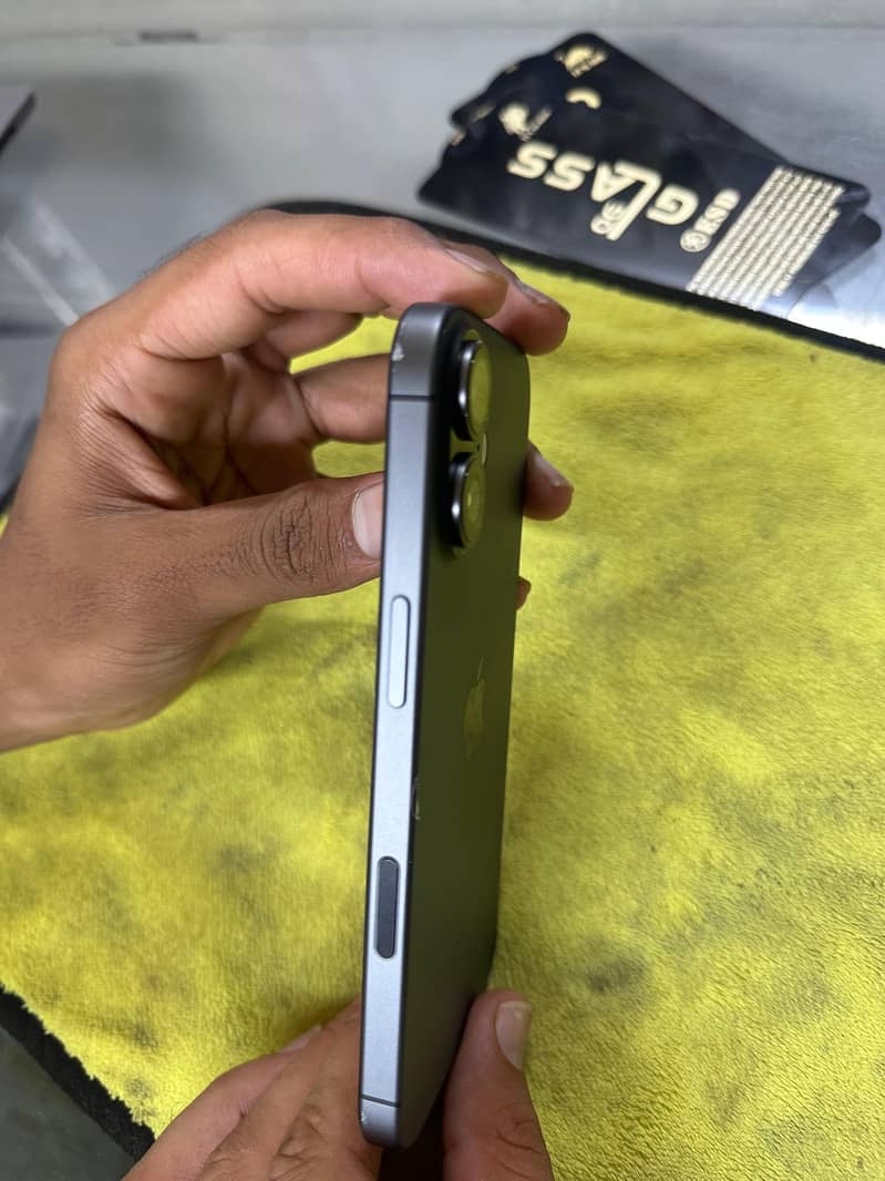 Apple iPhone 17 4