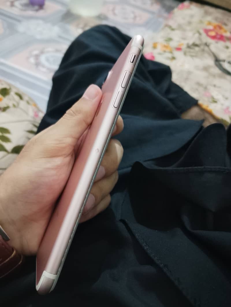 Apple iPhone 7 Plus 2