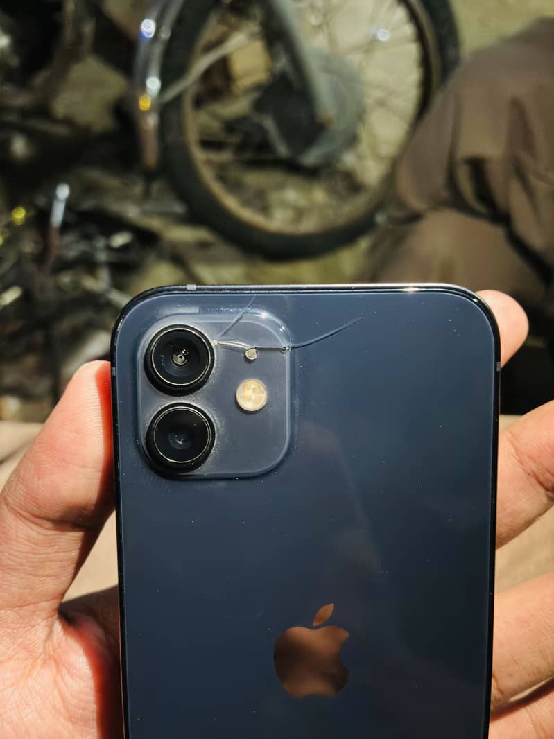 Apple iPhone 12 2