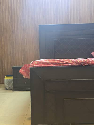 Bed set only 4 month used