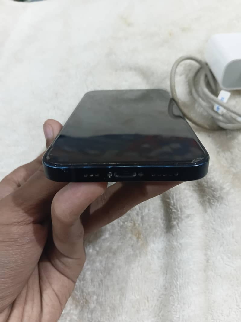 Apple iPhone 12 7