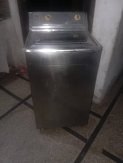 یہ مشین بالکل ٹھیک ہے بس اس کے وائرنگ خراب ہوئی ہوئی ہے اپ ا کے چیک کر