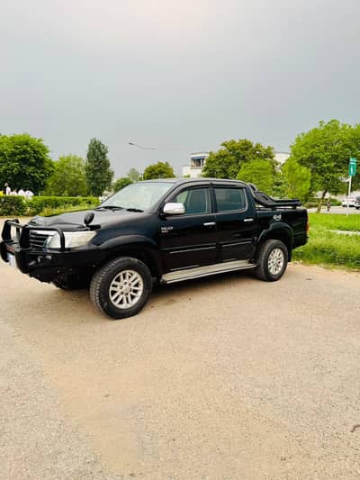 Toyota Hilux Vigo champ 2014modal neat& clean condition