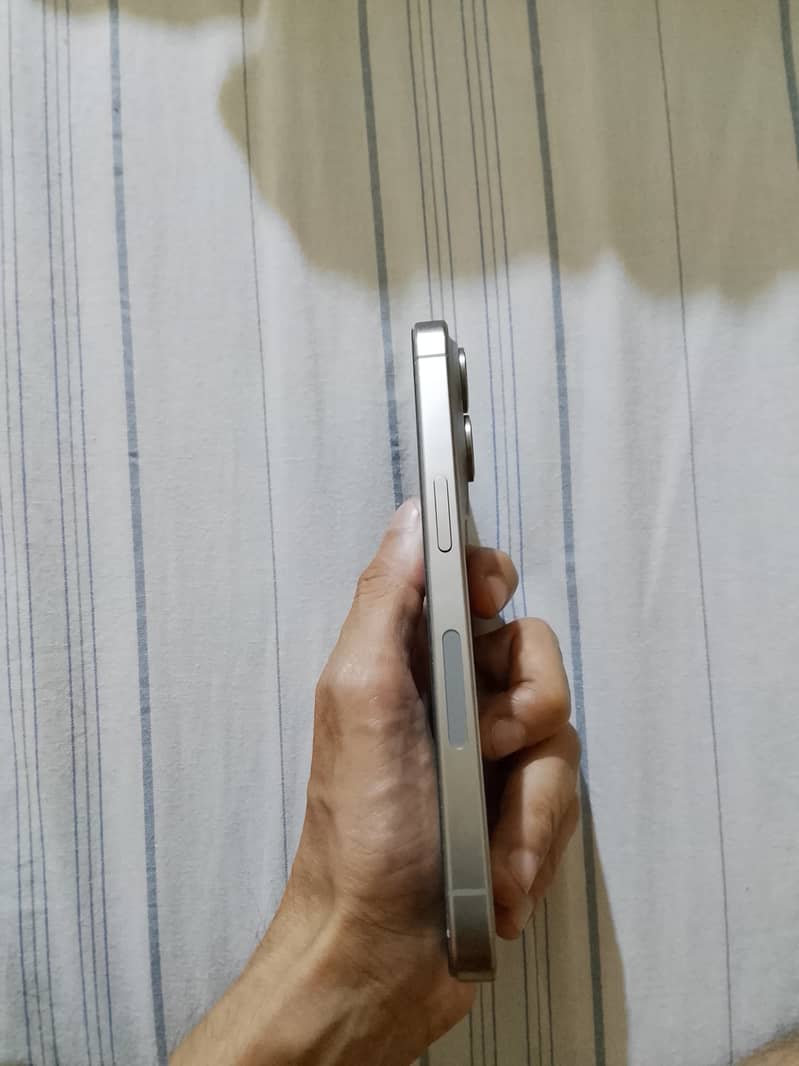 Apple iPhone 15 Pro 1