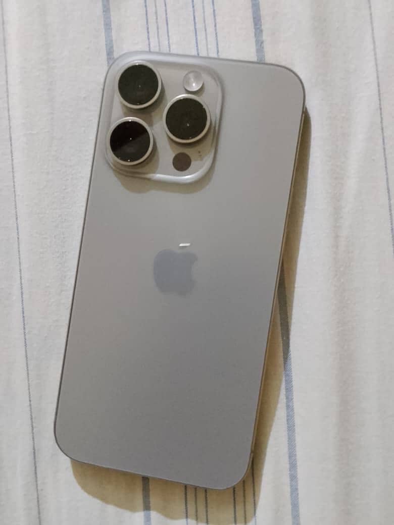 Apple iPhone 15 Pro 4