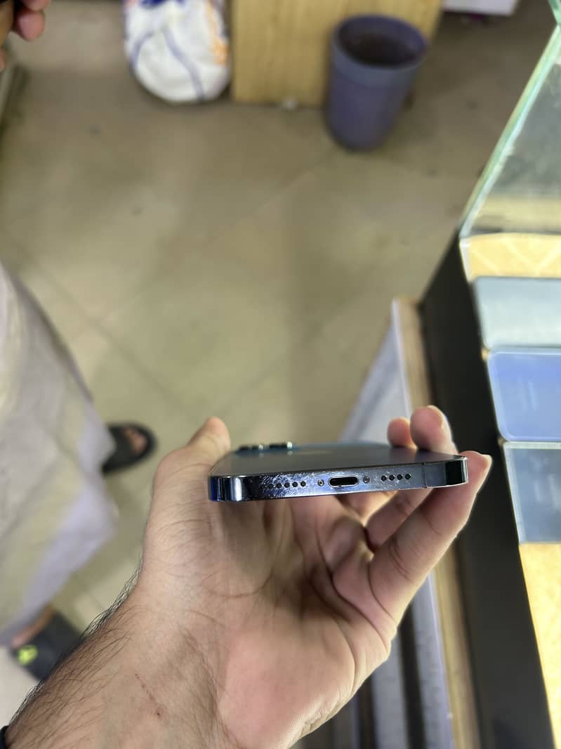 Apple iPhone 12 Pro Max 1