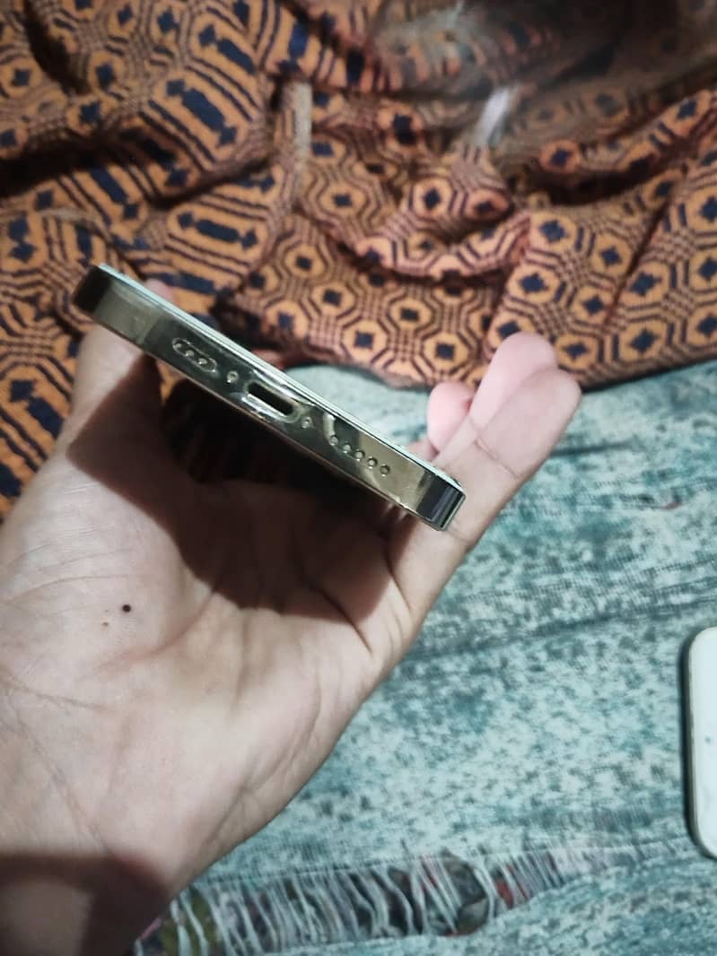 Apple iPhone 12 Pro 2