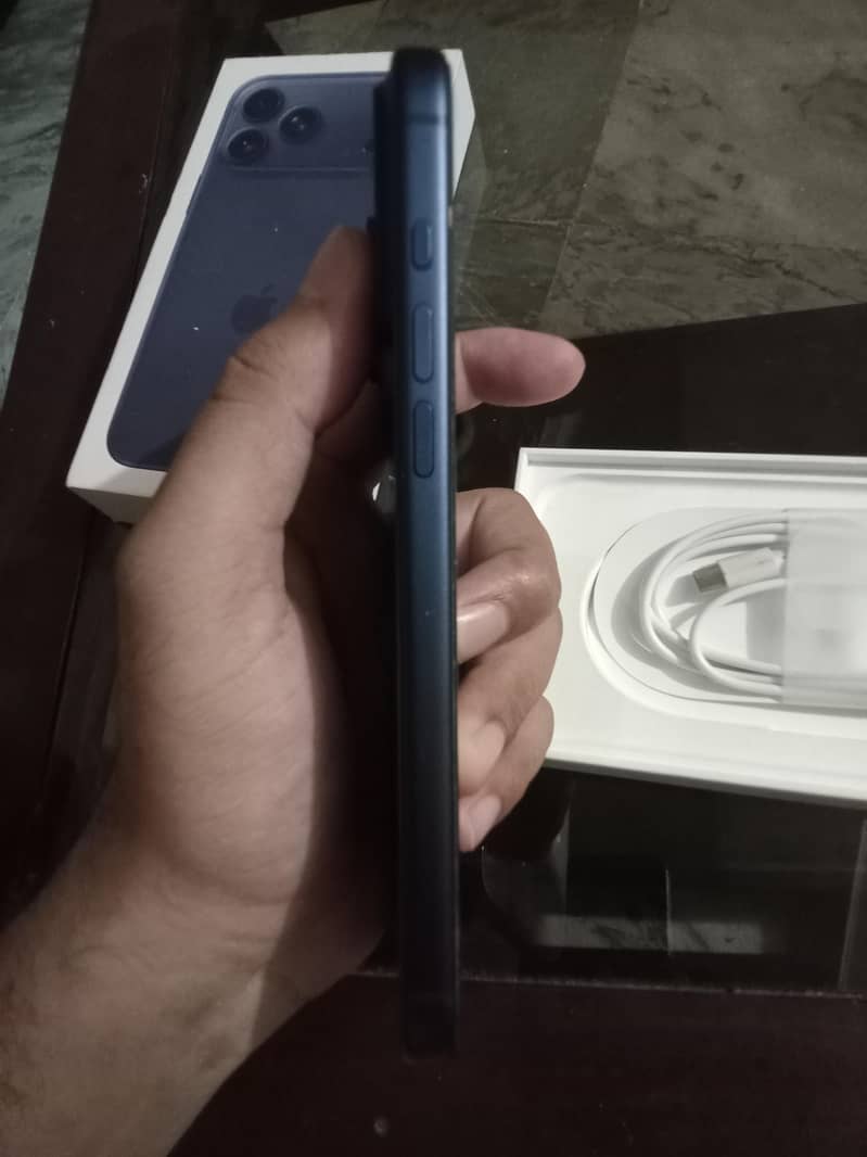 Apple iPhone 17 Pro Max 2
