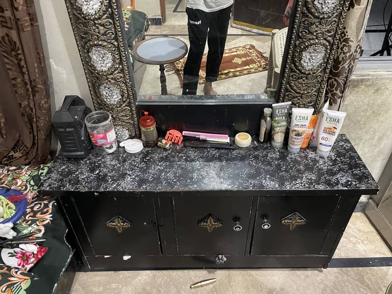Dressing table 1