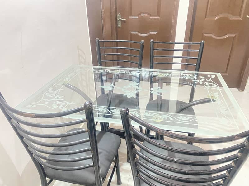Dining table with 4 chairs 1