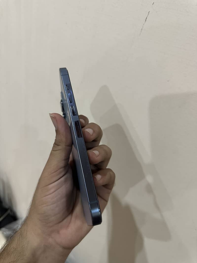 Apple iPhone 13 Pro Max 4