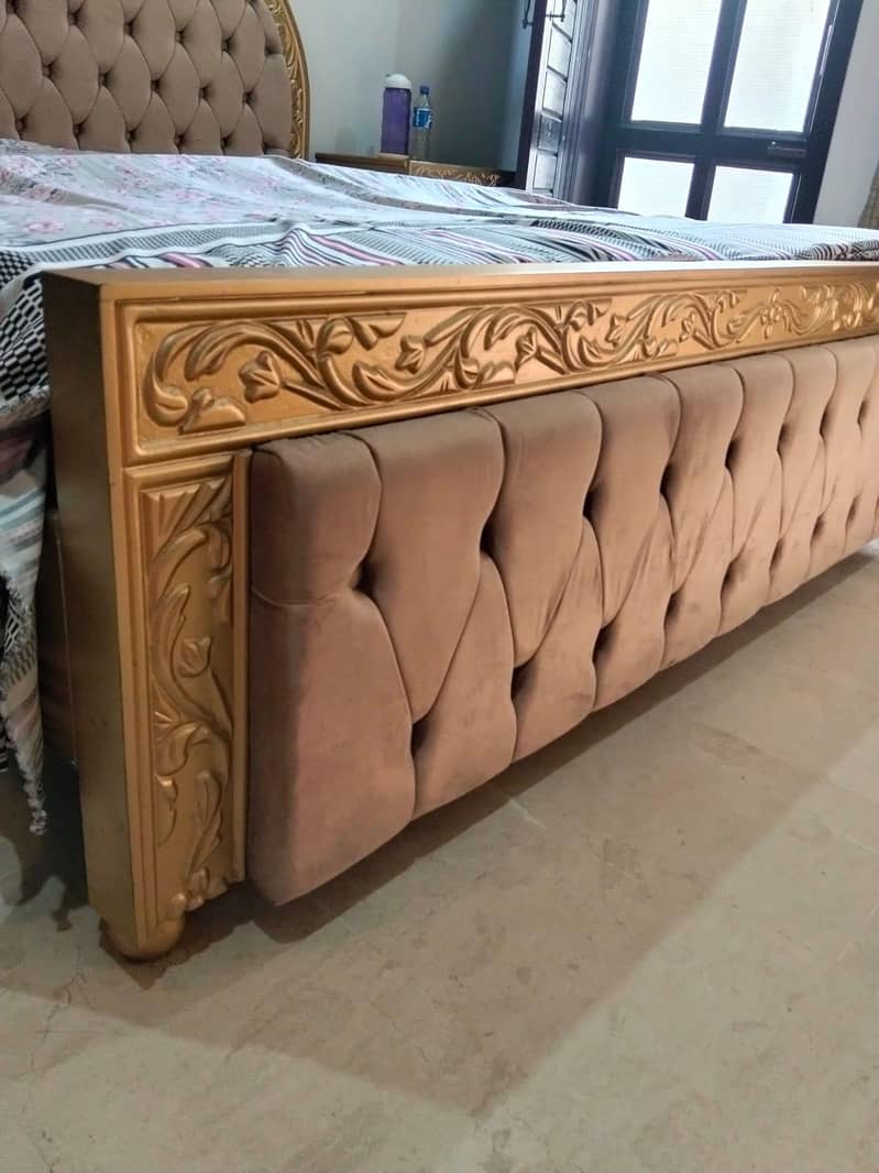 selling bed side table. . drasing matres 2